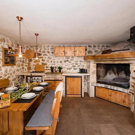 Stone Miandri Villa Sukošan