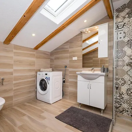 Stone Miandri * Sukošan