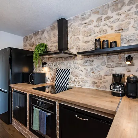 Stone Miandri * Sukošan