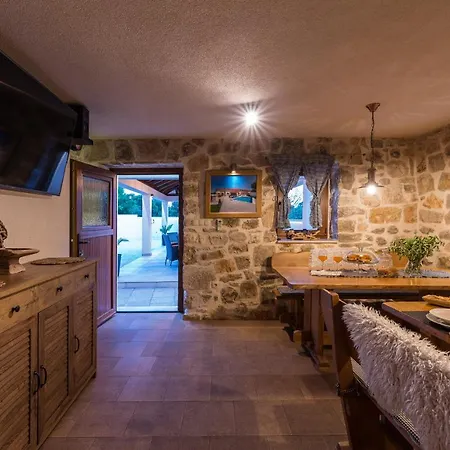 Villa Stone Miandri *