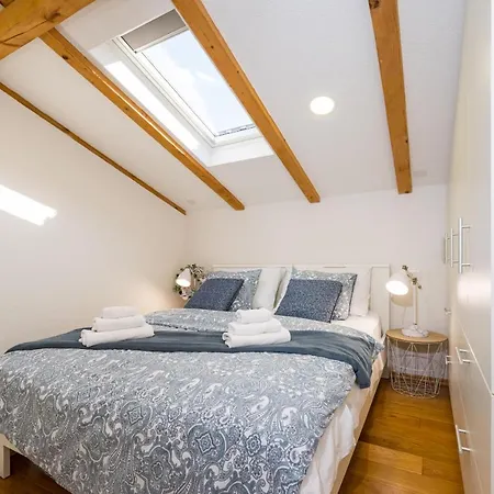 Villa Stone Miandri Sukošan