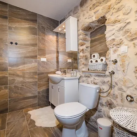 Villa Stone Miandri Sukošan