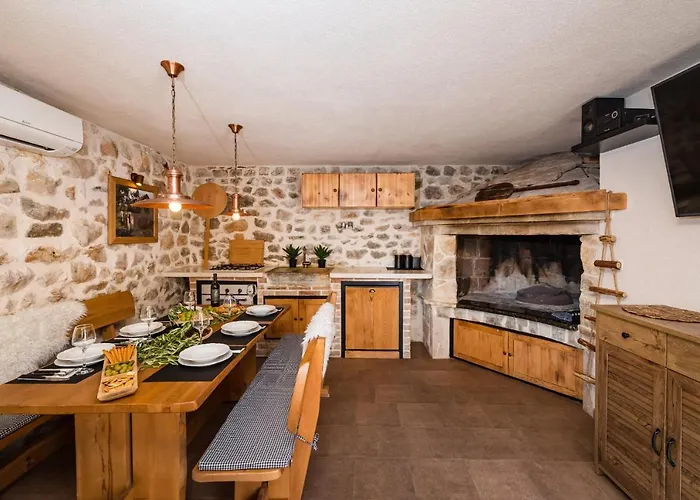 Stone Miandri Villa Sukošan