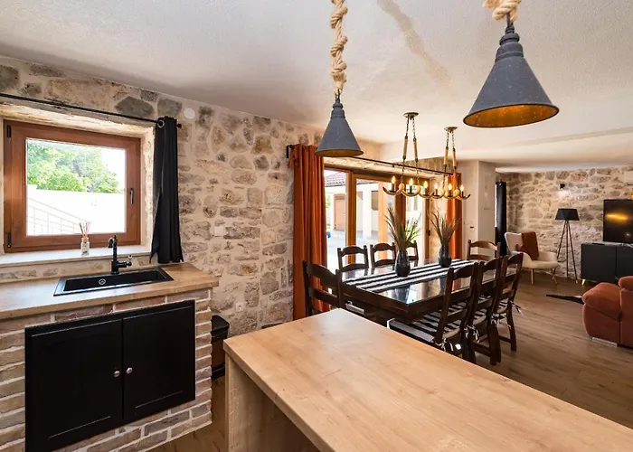 Villa Stone Miandri *