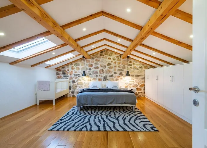 Villa Stone Miandri Sukošan