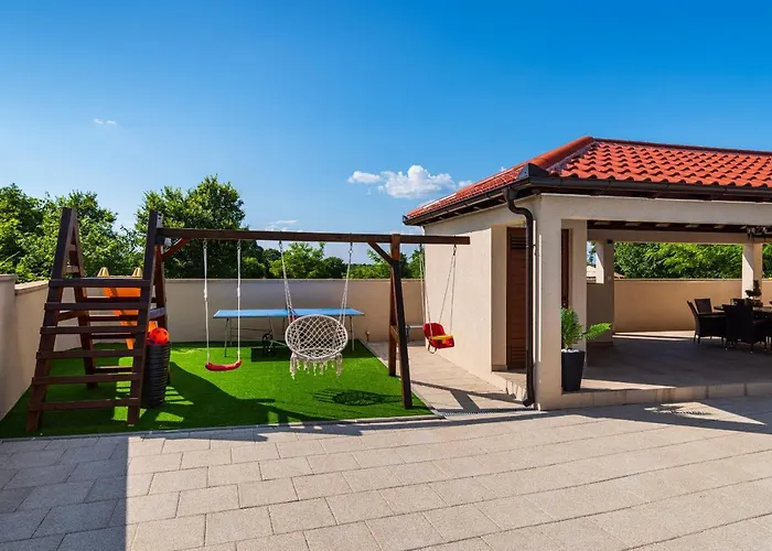 Villa Stone Miandri Sukošan