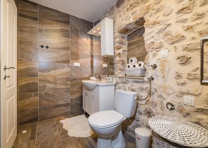 Villa Stone Miandri Sukošan