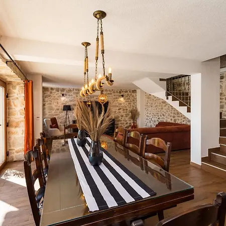 Villa Stone Miandri