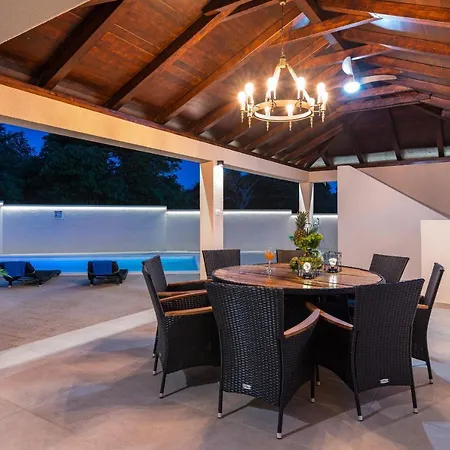 Villa Stone Miandri