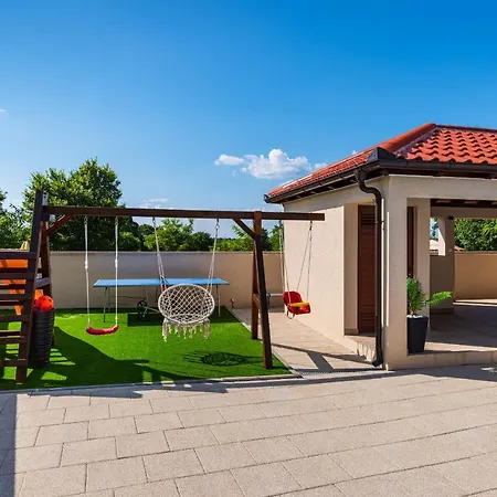 Villa Stone Miandri Sukošan