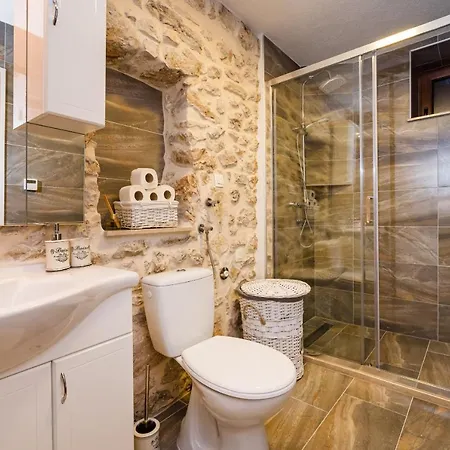 Stone Miandri Sukosan