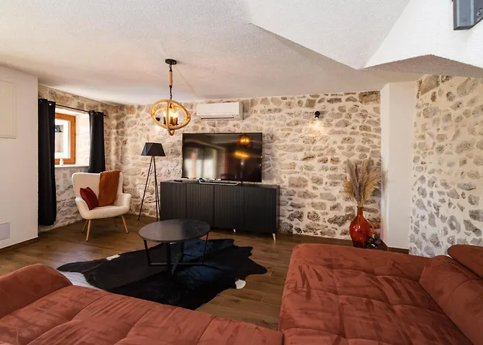 Stone Miandri Сукошан