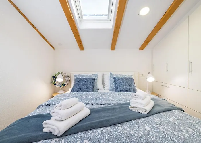 Stone Miandri Сукошан